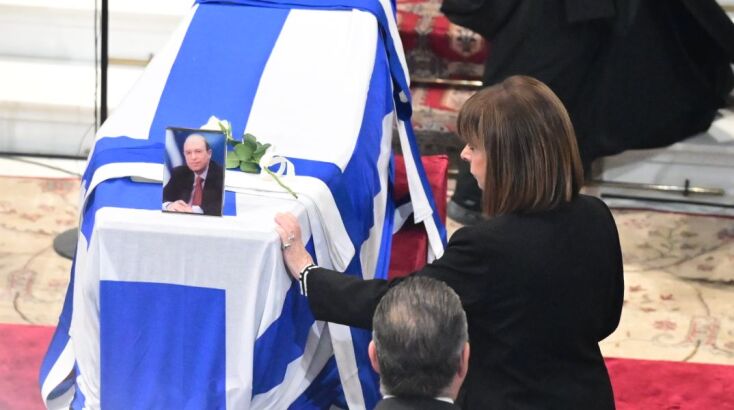 Κηδεία Κώστα Σημίτη: Ο επικήδειος λόγος της Κατερίνς Σακελλαροπούλου