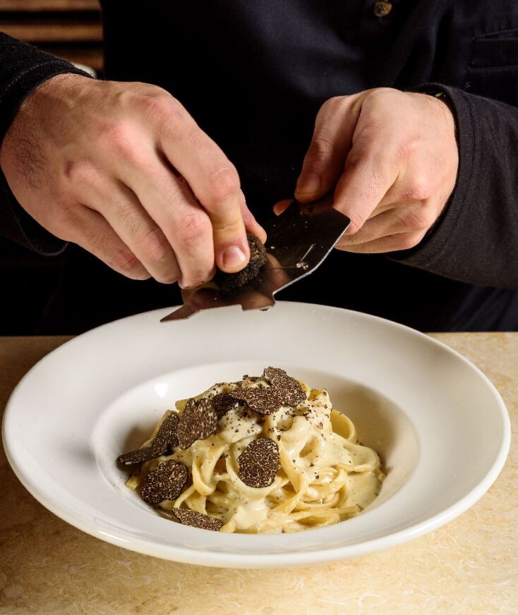 Ma Che Vuoi: στην ολοκαίνουργια spritzeria του κέντρου για πίτσα και aperitivo