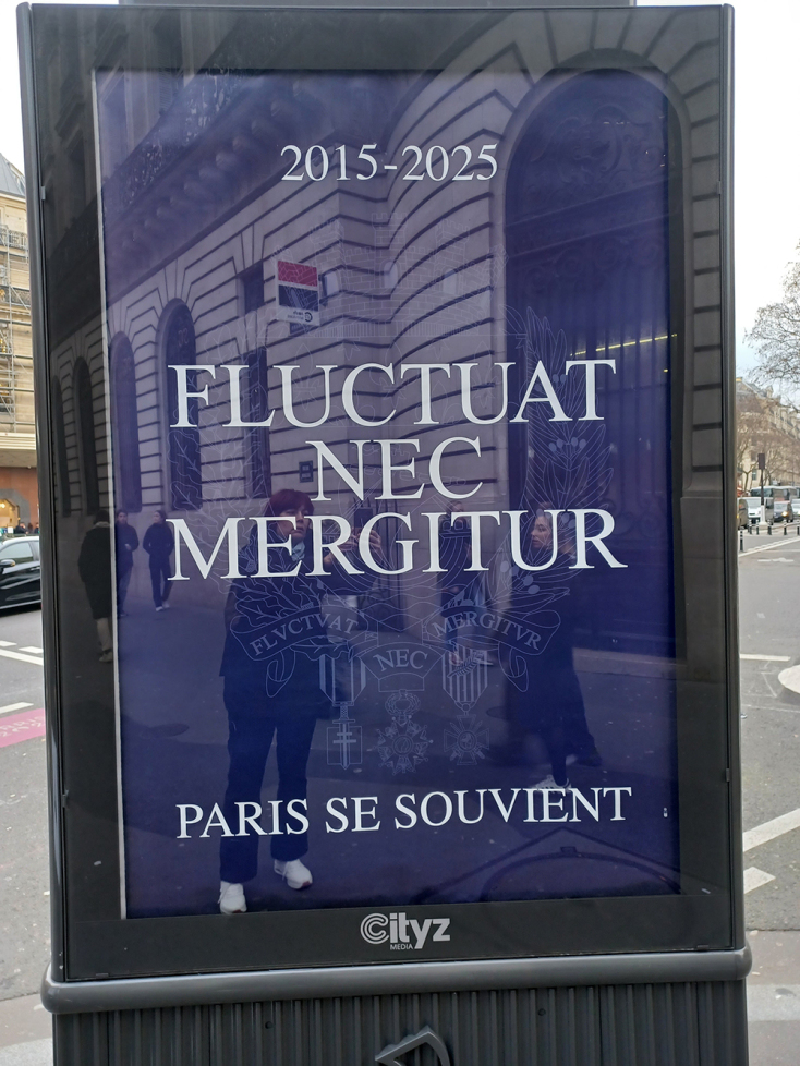 «Paris se souvient» (Το Παρίσι θυμάται, 2015 -2025)