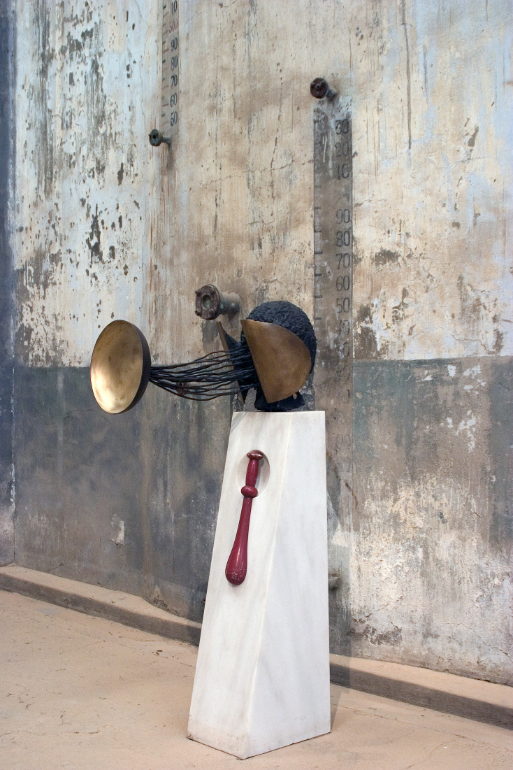 Θόδωρος, γλύπτης Ξυπνητήρι Μεσονυκτίου, 1965 Μέταλλο, μάρμαρο, ξύλο Κληροδότημα του καλλιτέχνη στο ΕΜΣΤ