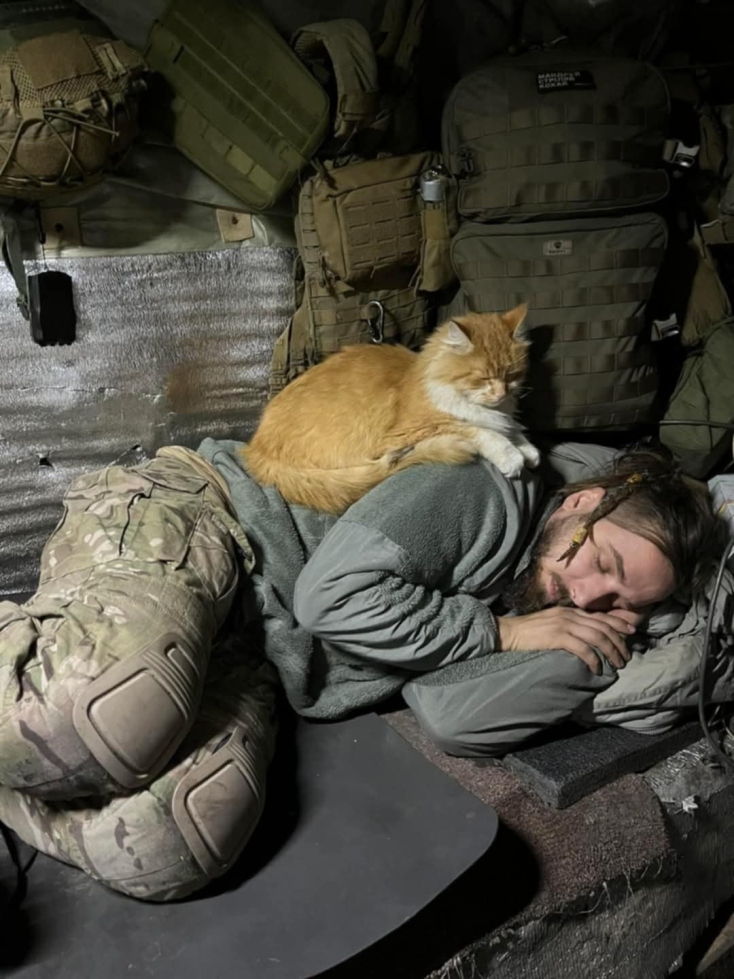 Μαξίμ Κριβτσόβ: Ένας ποιητής στα χαρακώματα, ένας Χριστός με καλάσνικοφ