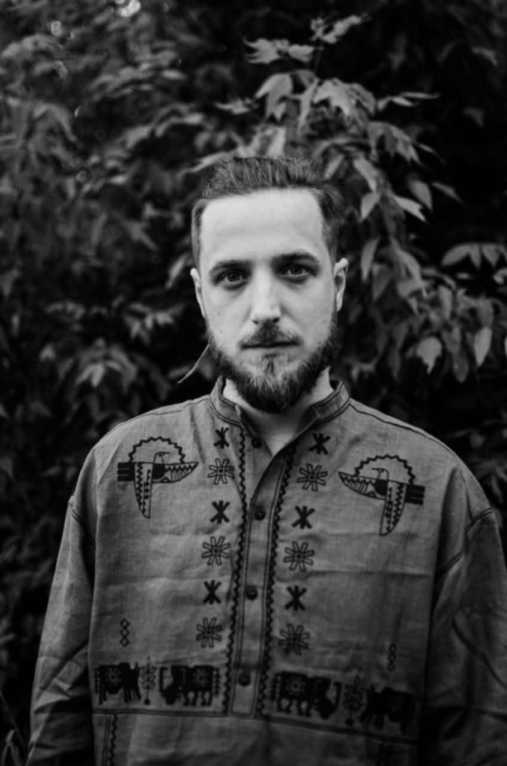 Μαξίμ Κριβτσόβ: Ένας ποιητής στα χαρακώματα, ένας Χριστός με καλάσνικοφ