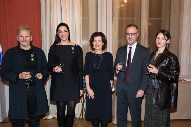 Στη σκηνοθέτιδα και Καλλιτεχνική Διευθύντρια του Φεστιβάλ Αθηνών Επιδαύρου ο τίτλος του Ιππότη του Τάγματος των Γραμμάτων και των Τεχνών