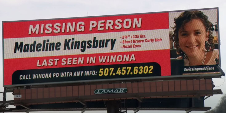 Μεγάλες πινακίδες στους δρόμους της πόλης με την ανακοίνωση της εξαφάνισης της Μαντλίν