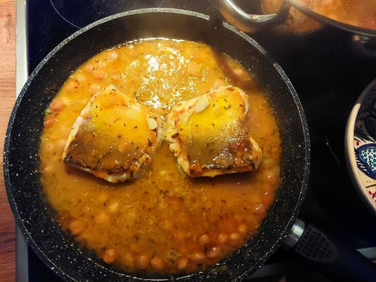 Ρεβίθια με μπακαλιάρο αχνιστό