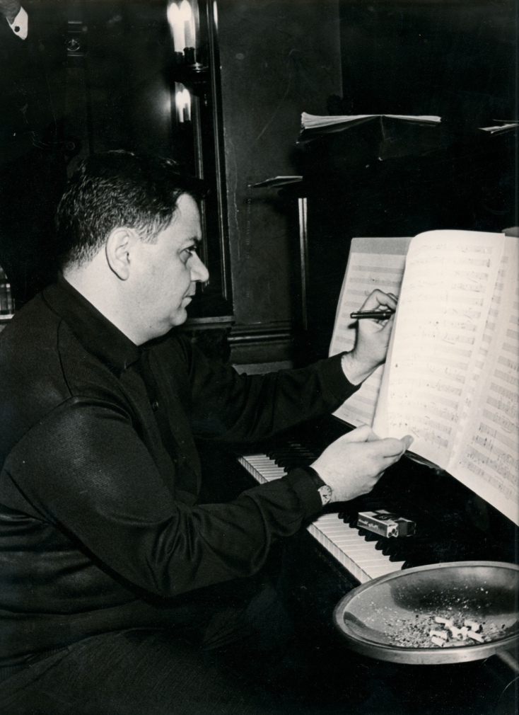 Ο Μάνος Χατζιδάκις, ο «Κύκλος του C.N.S» και η επαναμάγευση της γλώσσας