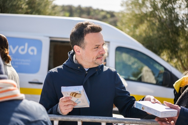 Καθαρά Δευτέρα: Οι Αθηναίοι γιόρτασαν τα Κούλουμα στον λόφο Φιλοπάππου - Σαρακοστιανά εδέσματα, χαρταετοί και χορός - Η δήλωση του Χάρη Δούκα