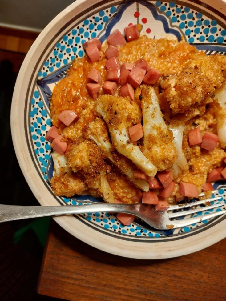 Συνταγή για τραχανά με λουκάνικο και κουνουπίδι