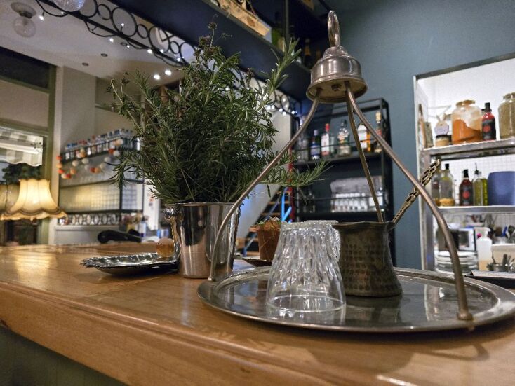 Πίπις, Κεραμεικός