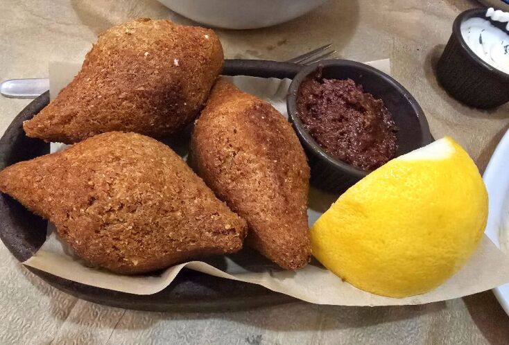 Στο Σισλί για φιστικλί κεμπάπ και άλλα ωραία της πολίτικης κουζίνας