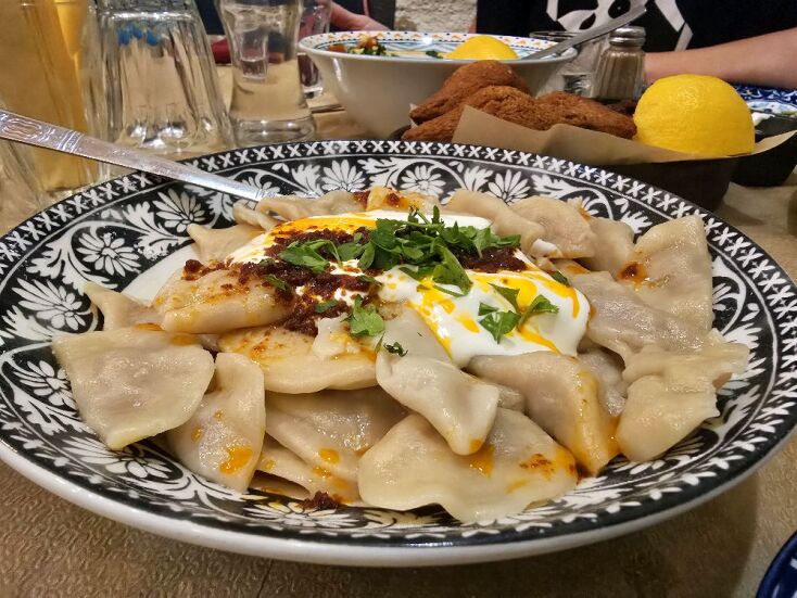 Στο Σισλί για φιστικλί κεμπάπ και άλλα ωραία της πολίτικης κουζίνας