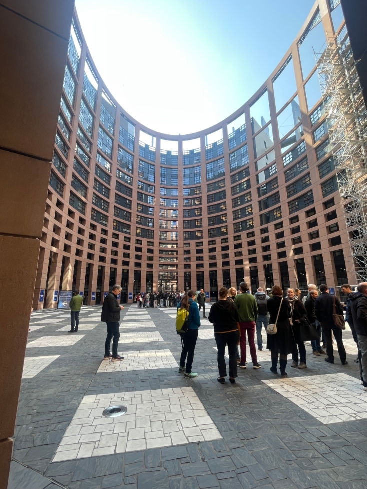 Αποστολή στο Ευρωκοινοβούλιο: Κατάδυση στο εσωτερικό μιας δημοκρατικής Βαβυλωνίας