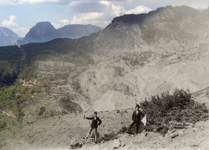 Πέρα από το Χθες: Ένα φωτογραφικό ταξίδι στα Βαλκάνια του Χθες και του Σήμερα