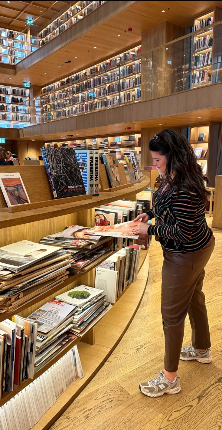 Βιβλιοθήκη Vakko