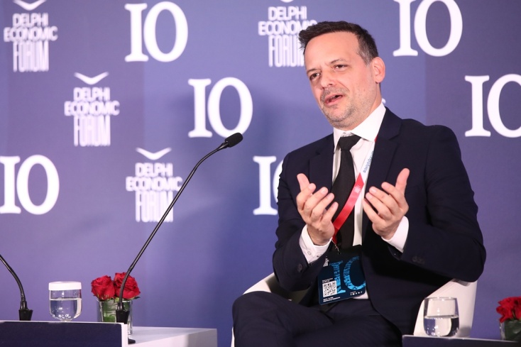 Η πρώτη ημέρα του 10ου Οικονομικού Φόρουμ Δελφών σε τίτλους