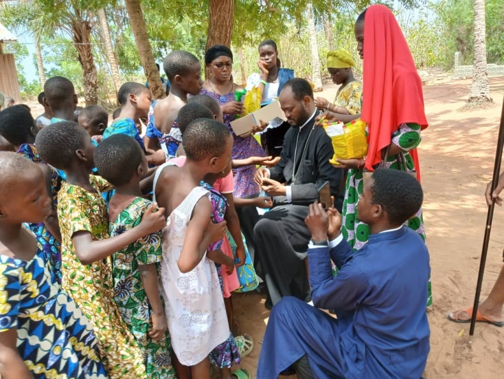 Επίσκοπος Θεοφιλέστατος Αθανάσιος: Με πίστη, νερό και σχολεία, χτίζει μέλλον στην Αφρική