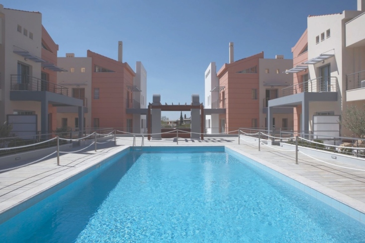 Κοινόχρηστη πισίνα, συγκρότημα κατοικιών στην Κηφισιά 