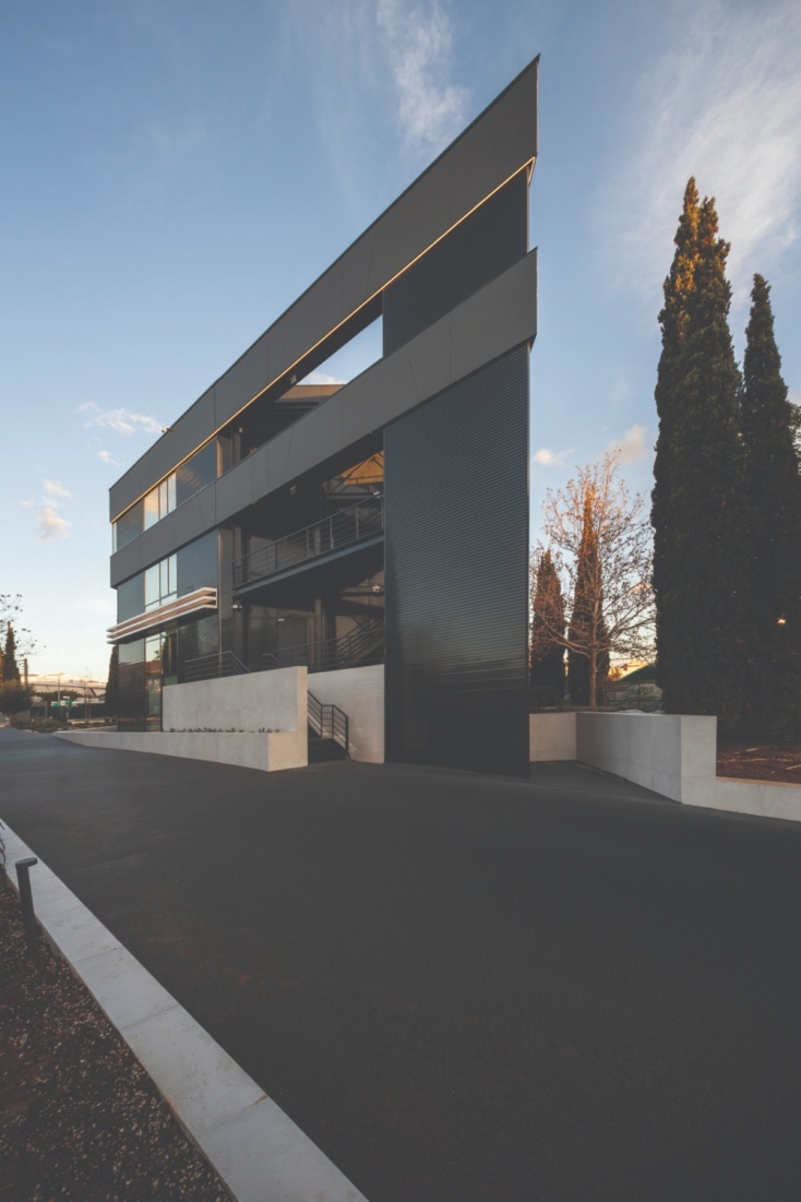 Sorou 18 Office Building