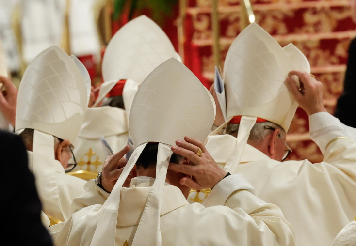 Η εκλογή του Πάπα: ρεκόρ, καθυστερήσεις και άγιες... παρεμβάσεις 