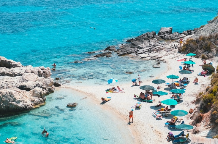 Κοινωνικός Τουρισμός 2025: Πού μπορείτε να κάνετε έως και 12 διανυχτερεύσεις δωρεάν