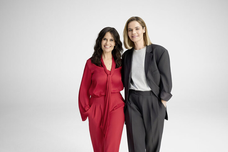 Eurovision 2025: Οι παρουσιάστριες των δύο ημιτελικών Sandra Studder και Hazel Brugger © Mirjam-Kluka / EBU