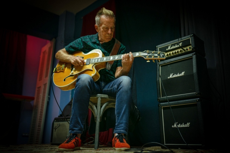 Βαγγέλης Γερμανός: Αφιέρωμα στον μεγάλο τραγουδοποιό - Ο μουσικός παραγωγός Άγγελος Σφακιανάκης θυμάται τη γνωριμία, τις συνεργασίες τους, και γράφει για την πορεία του