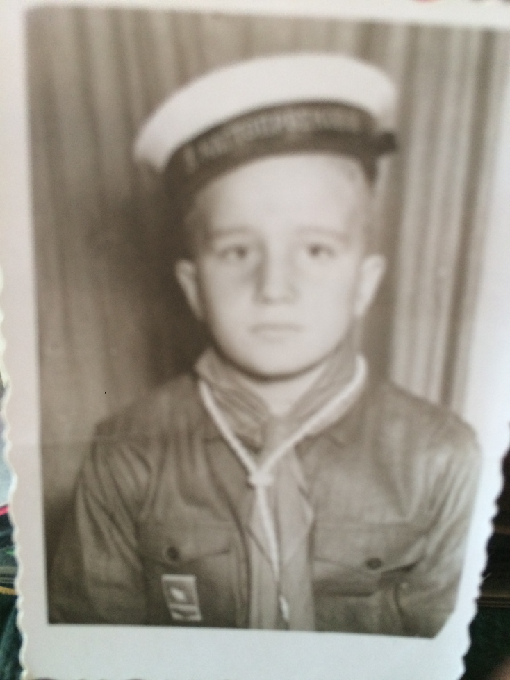 Βαγγέλης Γερμανός: Αφιέρωμα στον μεγάλο τραγουδοποιό - Ο μουσικός παραγωγός Άγγελος Σφακιανάκης θυμάται τη γνωριμία, τις συνεργασίες τους, και γράφει για την πορεία του