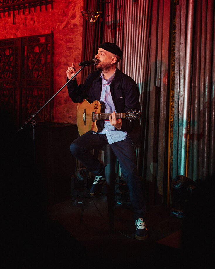 Ο ΑPON γίνεται «Ονειροπόλος» με το νέο του άλμπουμ