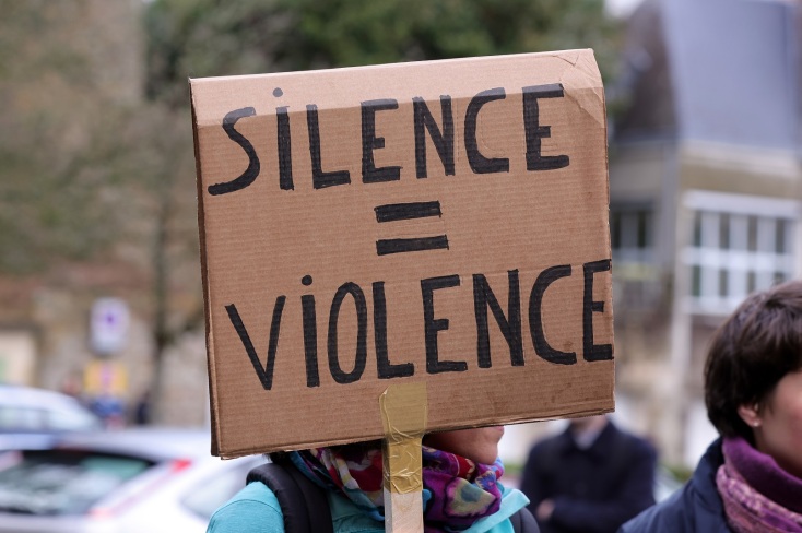 Γαλλία: Ο χειρουργός Ζοέλ Λε Σκουαρνέκ καταδικάστηκε σε 20 χρόνια κάθειρξη για τη σεξουαλική κακοποίηση εκατοντάδων παιδιών επί δεκαετίες 