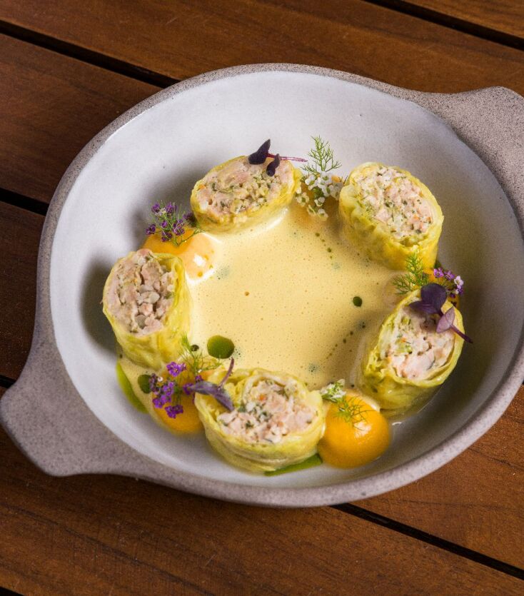 Λαχανοντολμάδες με κουνέλι