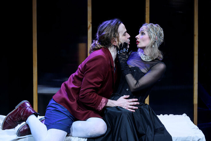 «Βικτόρ ή τα παιδιά στην εξουσία» του Ροζέ Βιτράκ, σε σκηνοθεσία Κώστα Παπακωνσταντίνου, στο Θέατρο Σταθμός