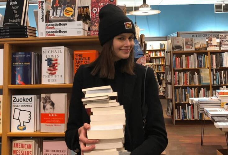 Kaia Gerber Book Club, της Κάια Γκέρμπερ