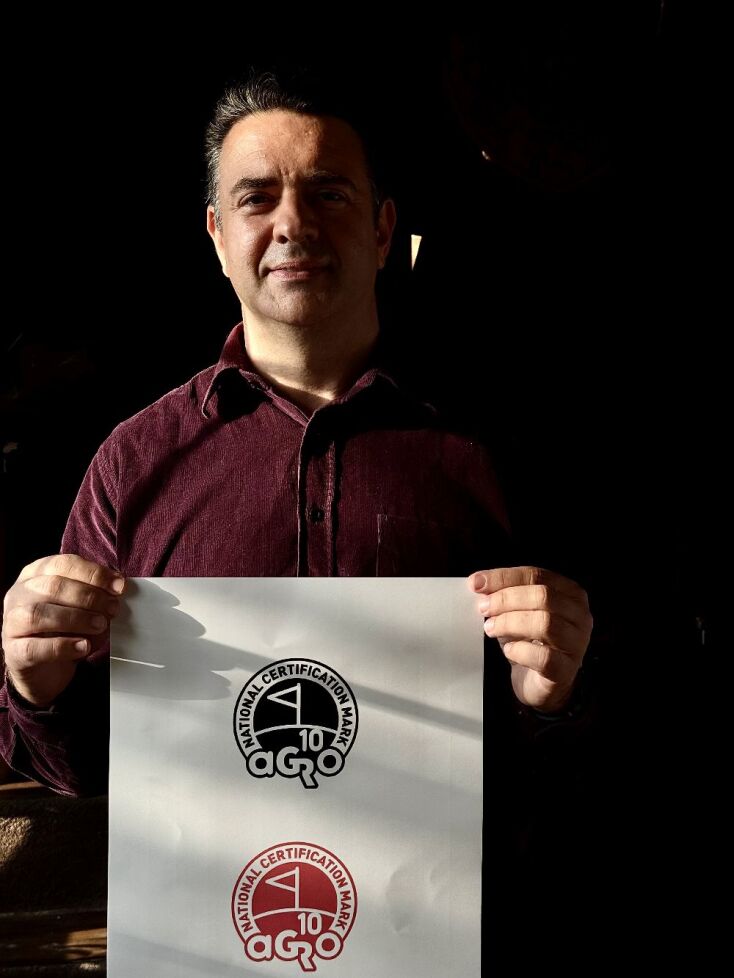 Κώστας Παρινός