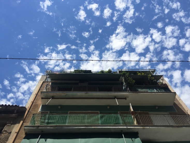 Το αργό τράβελινγκ του αθηναϊκού καλοκαιριού