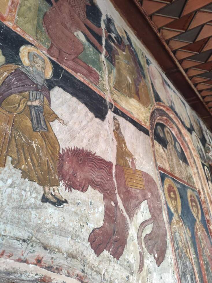 Το παλαιό καθολικό στη Μονή Ξενοφώντος