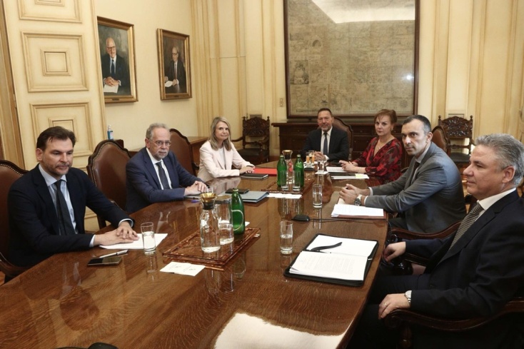 Συνάντηση Μιλένας Αποστολάκη - Γιάννη Στουρνάρα