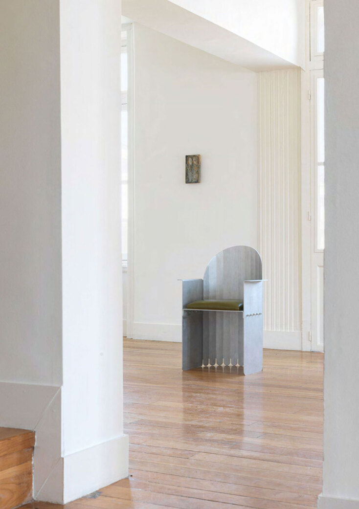 Από αριστερά στα δεξιά: Daniel Licht, Brother, 2025 | Romain Basile Petrot, Lazarus (Armchair), 2025