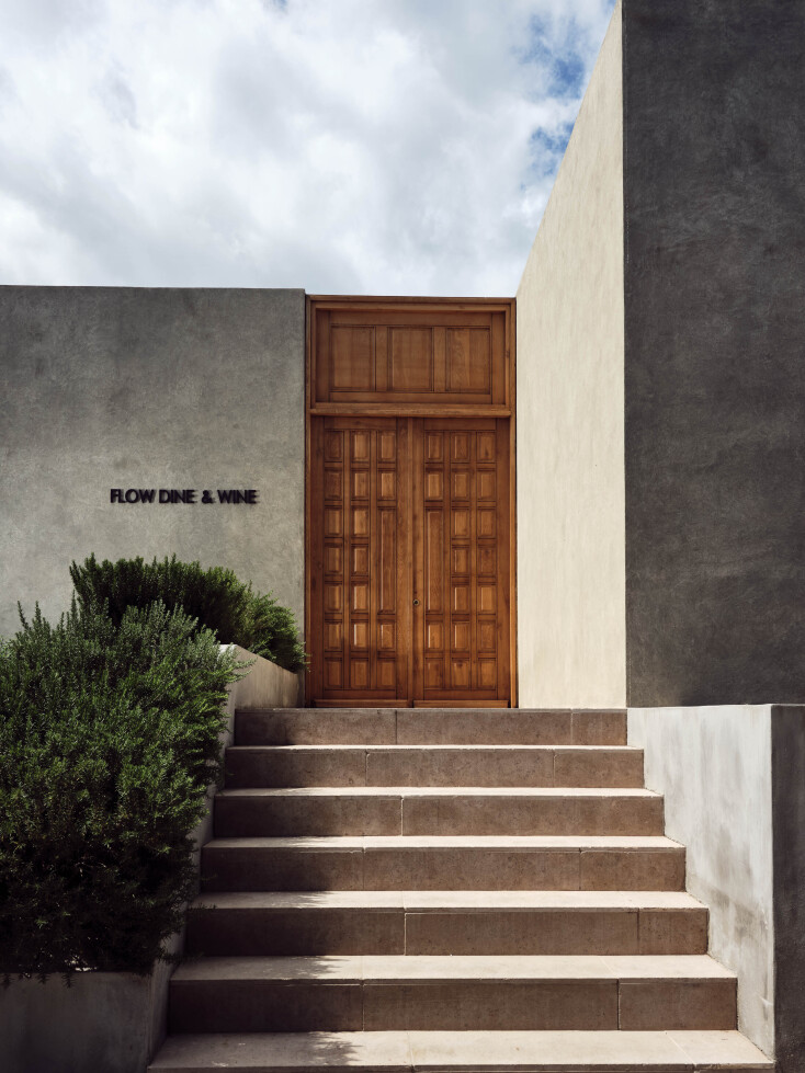 flow_dine__wine_restaurant_exterior