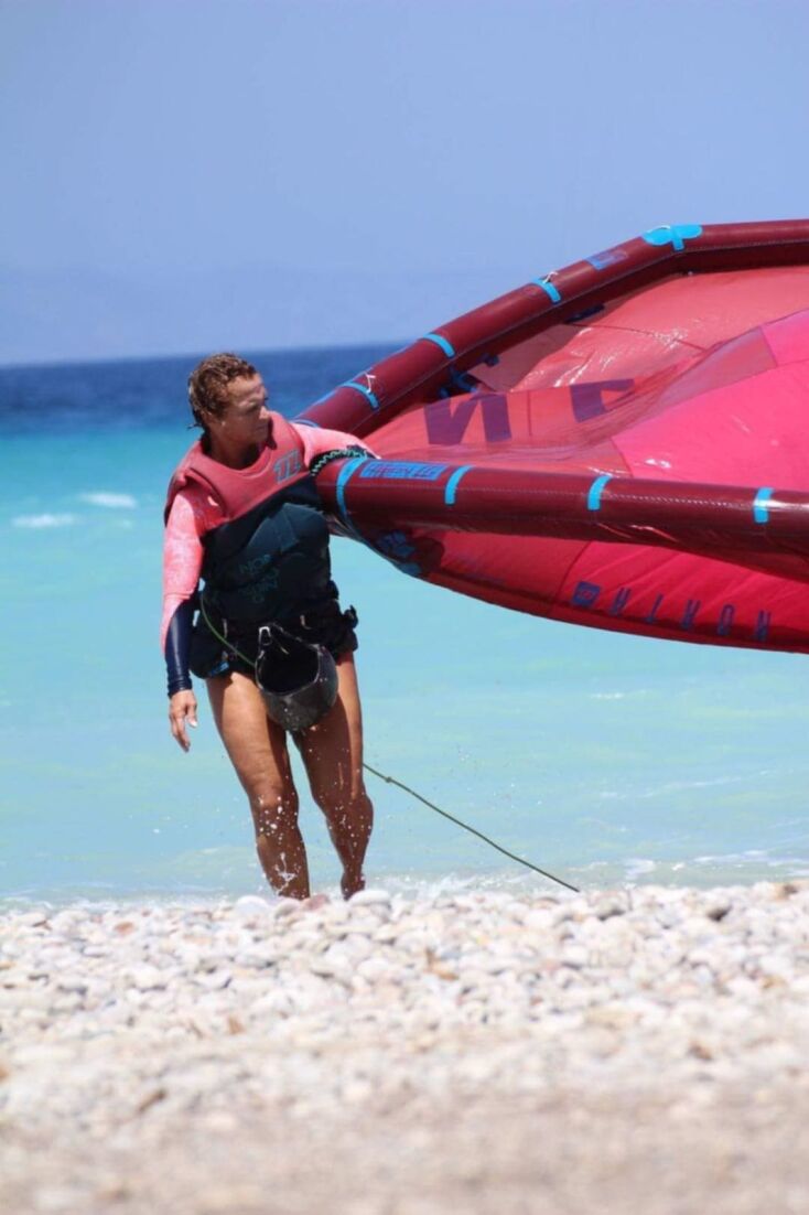 Πώς είναι η καθημερινότητα στα πρωτοποριακά surf camps μόνο για γυναίκες;