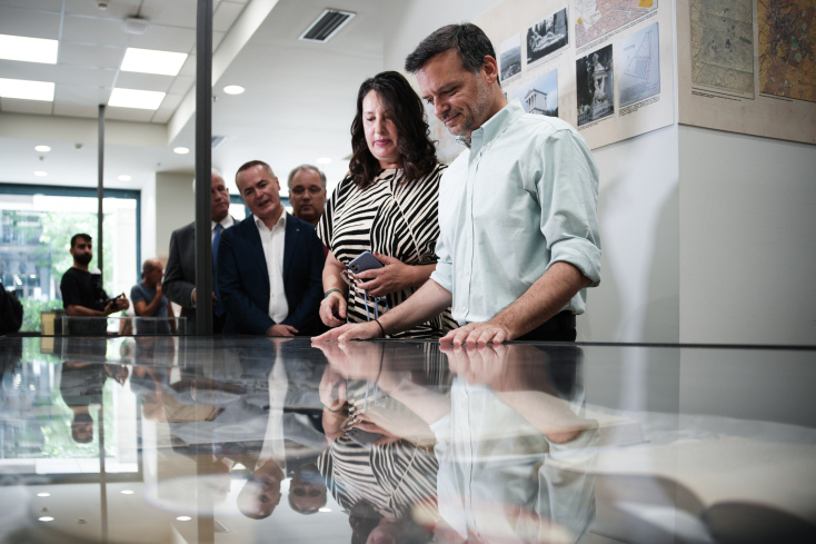 Ο Χάρης Δούκας στα εγκαίνια της έκθεσης