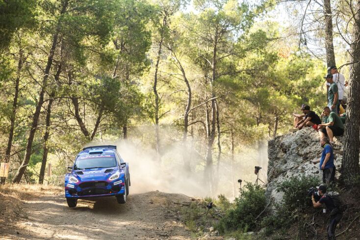 ΕΚΟ Ράλλυ Ακρόπολις 2025 - 2η μέρα: Το πλήρωμα του Ford Car Center, Νώντας Καρανικόλας και Γιώργος Κακαβάς, πέτυχε τον πρώτο του στόχο.