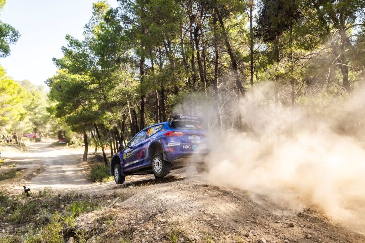 ΕΚΟ Ράλλυ Ακρόπολις 2025 - 2η μέρα: Το πλήρωμα του Ford Car Center, Νώντας Καρανικόλας και Γιώργος Κακαβάς, πέτυχε τον πρώτο του στόχο.