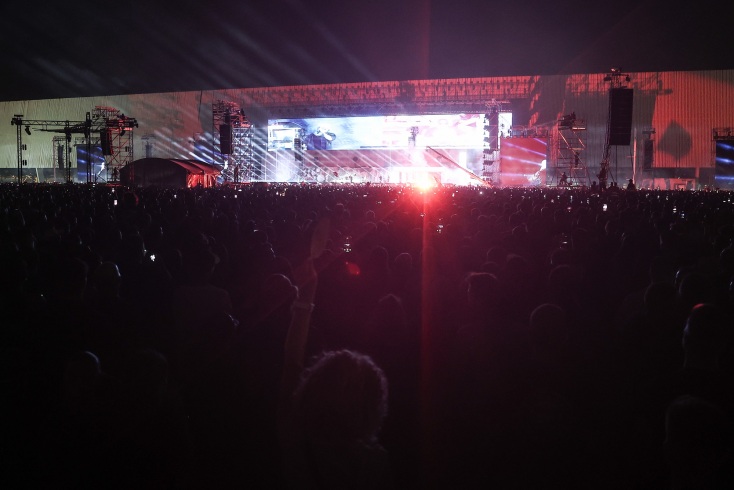 Ο ΛΕΞ ξεσήκωσε πάνω από 60.000 θεατές στο ΟΑΚΑ, στήνοντας μια ιστορική συναυλία-ορόσημο για την ελληνική ραπ και τη «Χειρότερη Γενιά»