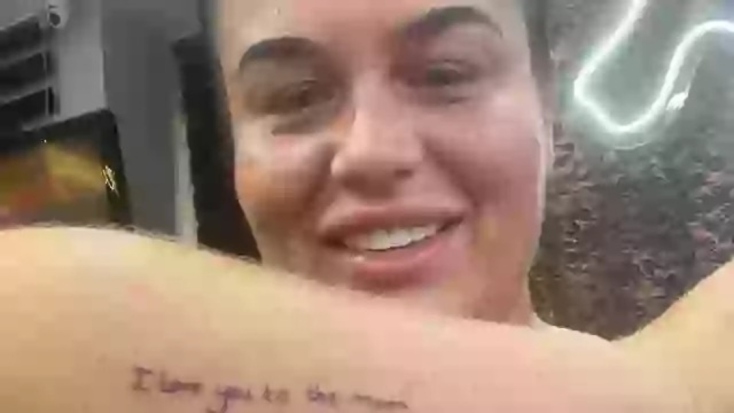 Η γυναίκα που κατηγορείται ότι άφησε πίσω της το χάος σε δωμάτιο ξενοδοχείου στην Αττάλεια