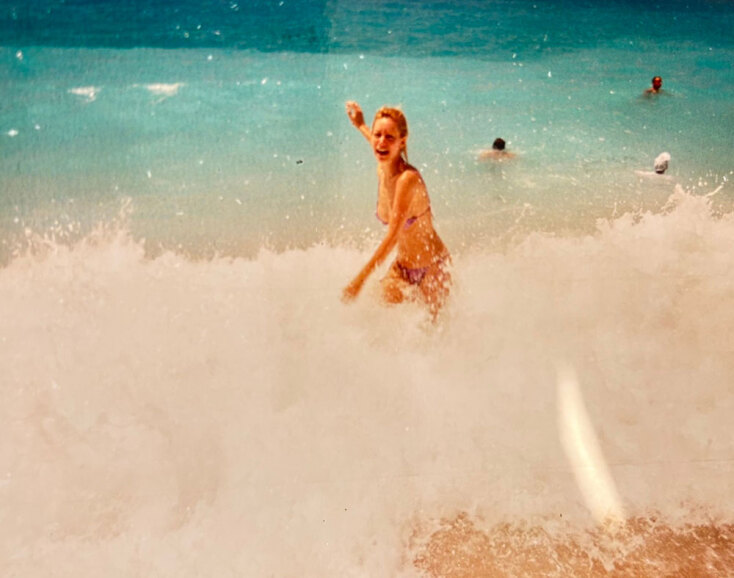 Η Άριελ Κωνσταντινίδη γράφει για τη Λευκάδα