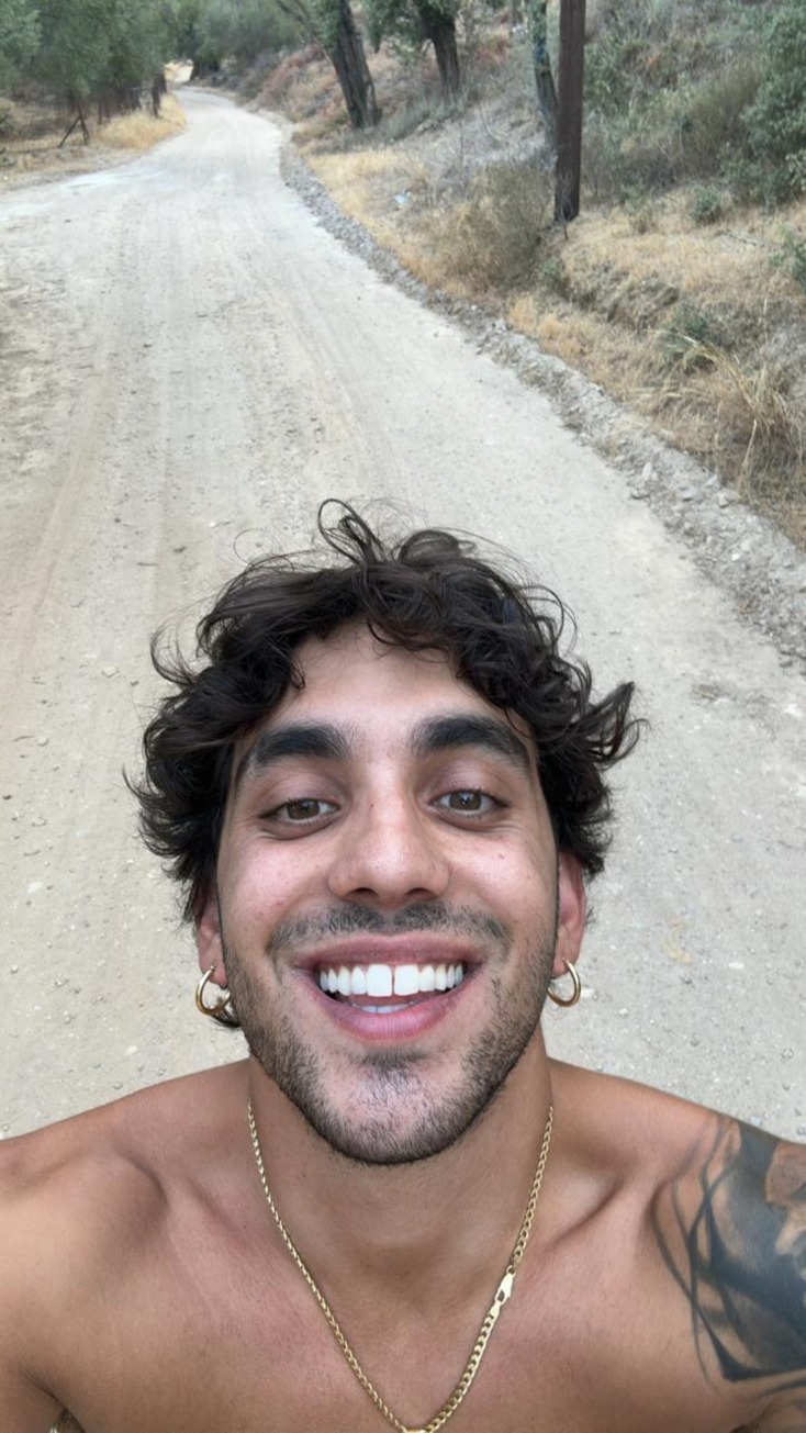 Ο τραγουδιστής Kira May Cry μιλάει για τα δικά του Χανιά