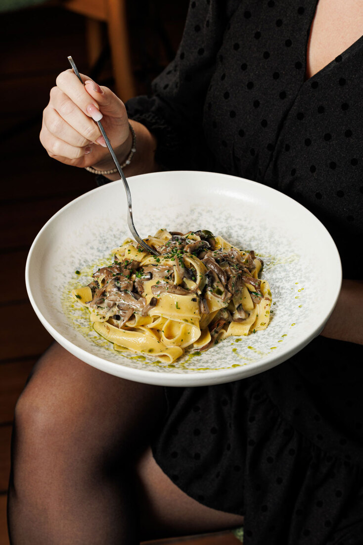 Ο σεφ Δημήτρης Γεωργιάδης μας ξεναγεί στην κουζίνα του Rodopou & Beyond