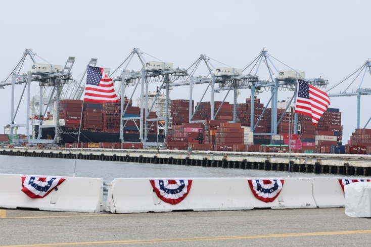 Η διεθνής ναυτιλία στο έλεος του Ντόναλντ Τραμπ