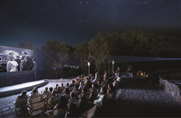 Τα ωραιότερα θερινά των νησιών: Η μεγάλη οθόνη με θέα Αιγαίο