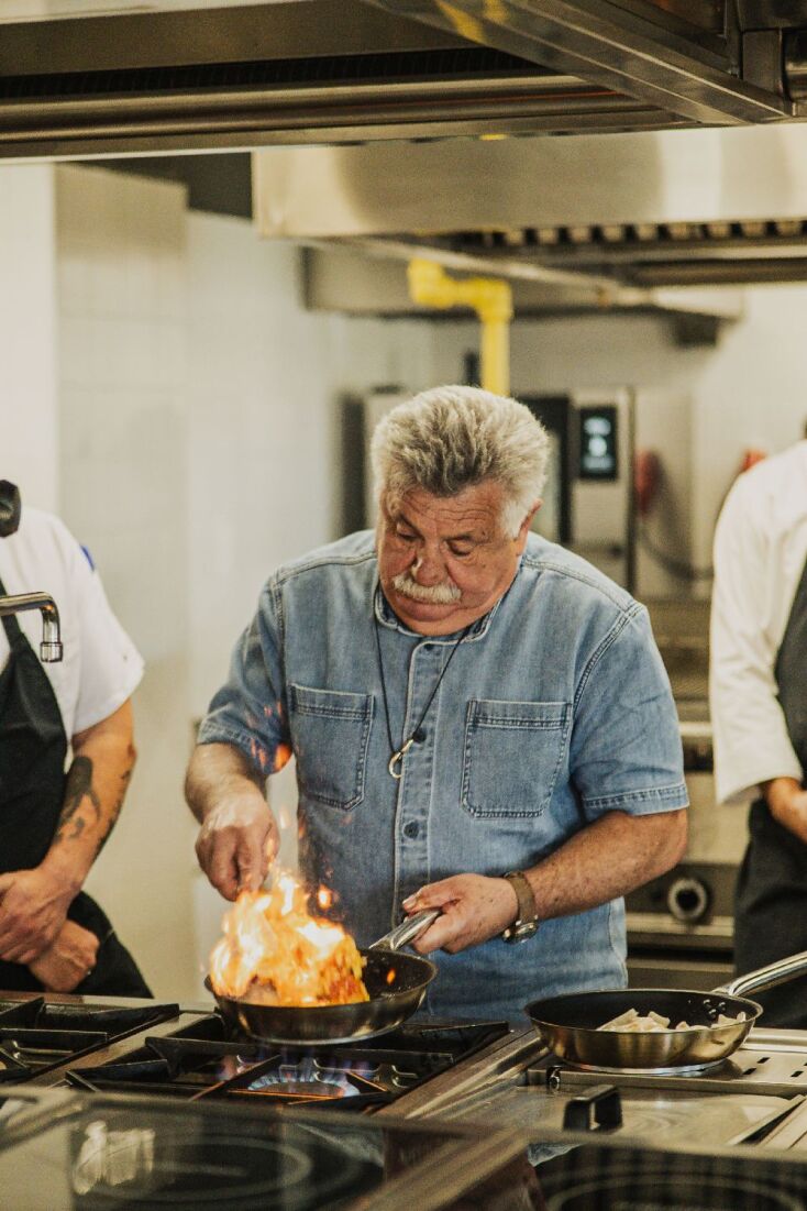 Λευτέρης Λαζάρου
